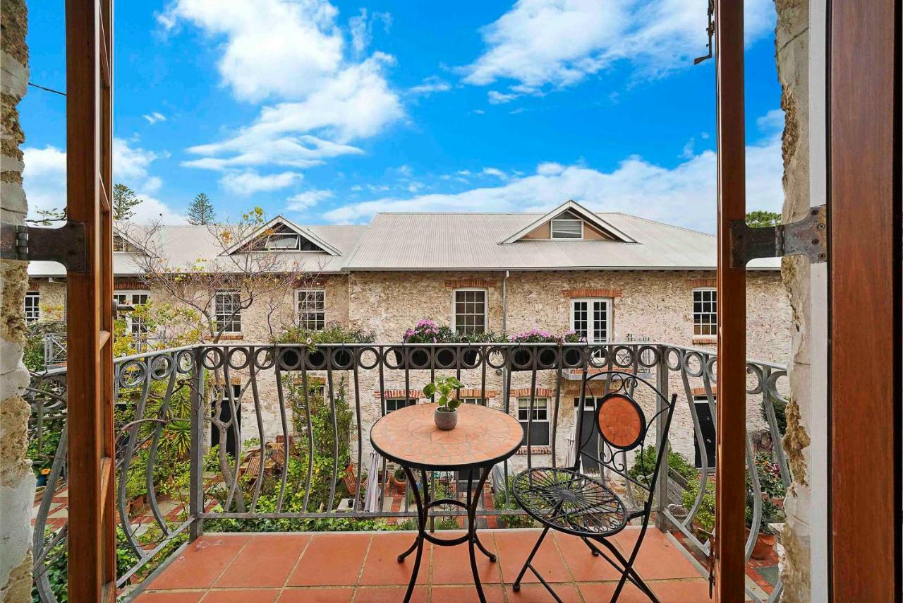 Fremantle Port Mill Bed & Breakfast - Unique Accommodation Esterno foto