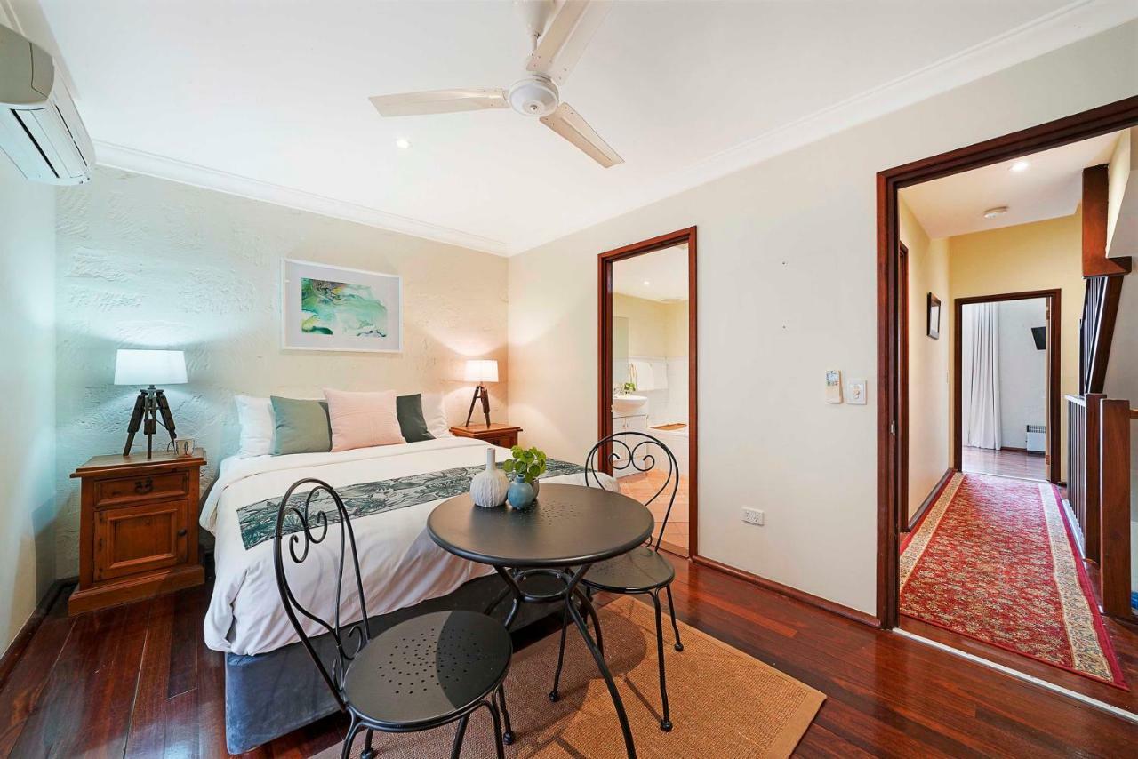 Fremantle Port Mill Bed & Breakfast - Unique Accommodation Esterno foto