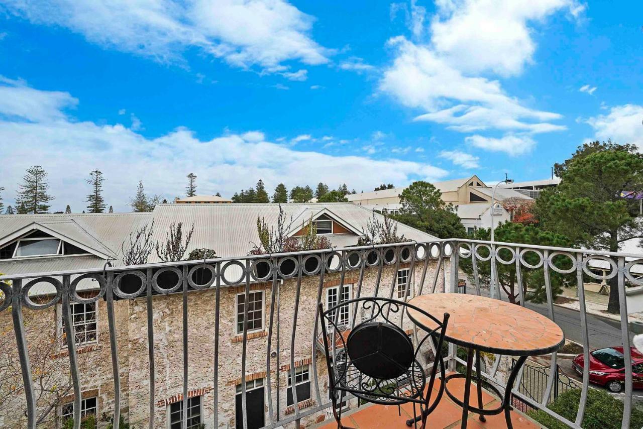 Fremantle Port Mill Bed & Breakfast - Unique Accommodation Esterno foto